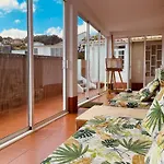 Beachfront Surf & House, Charming & Quiet Nyaraló *