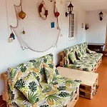 Beachfront Surf & House, Charming & Quiet Nyaraló