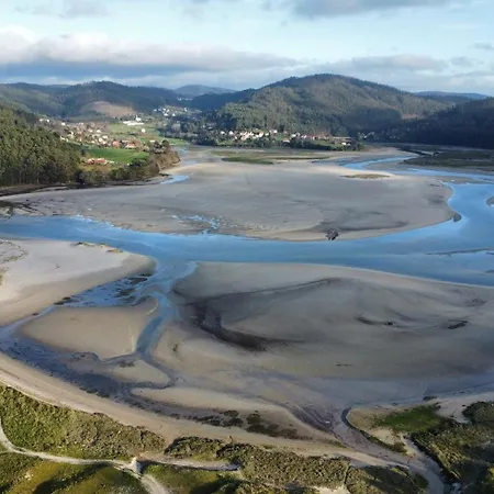 Beachfront Surf & House, Charming & Quiet Casa vacanze *