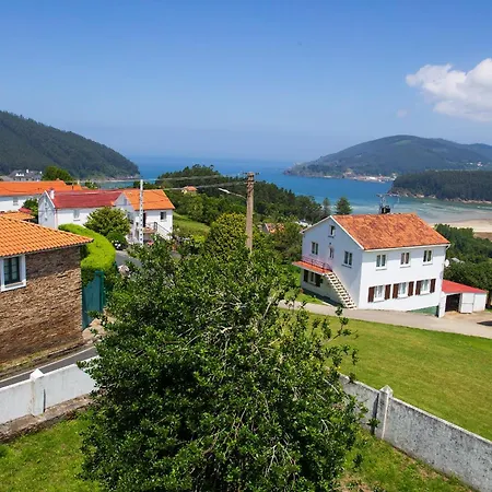 Дом отдыха Beachfront Surf & House, Charming & Quiet *