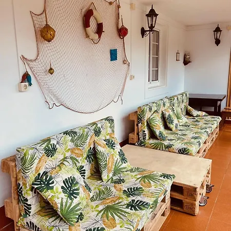 Beachfront Surf & House, Charming & Quiet Casa de Férias