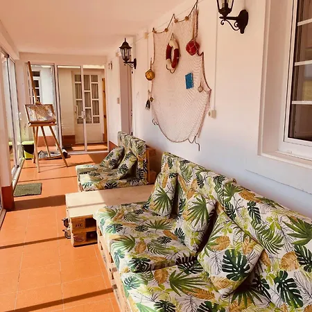 Дом отдыха Beachfront Surf & House, Charming & Quiet