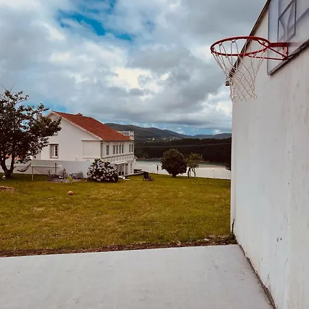 Дом отдыха Beachfront Surf & House, Charming & Quiet