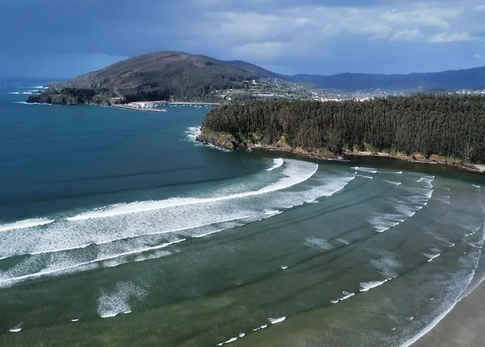 Beachfront Surf & House, Charming & Quiet Villarrube