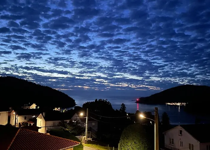 Beachfront Surf & House, Charming & Quiet 別荘 *